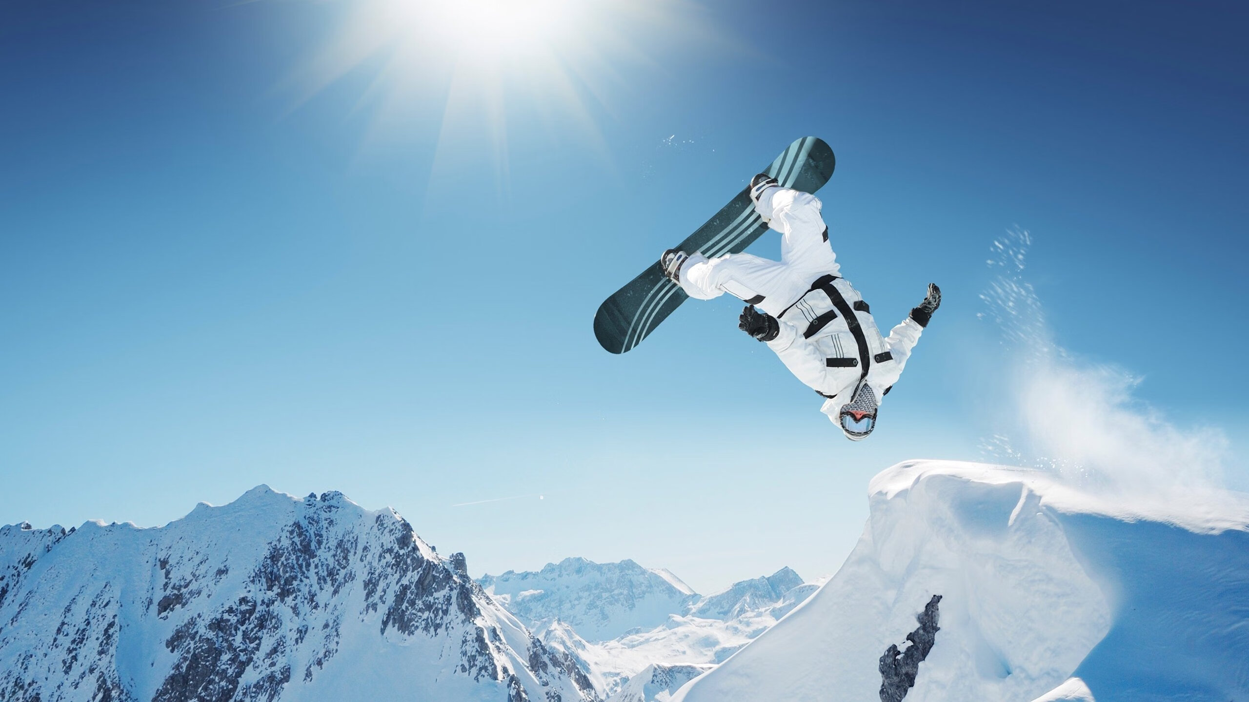 冬季项目比赛吸引年轻选手参与